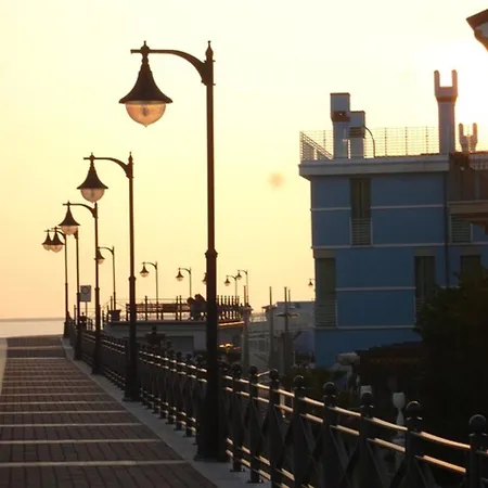 Bright Close To Ponente - Beahost